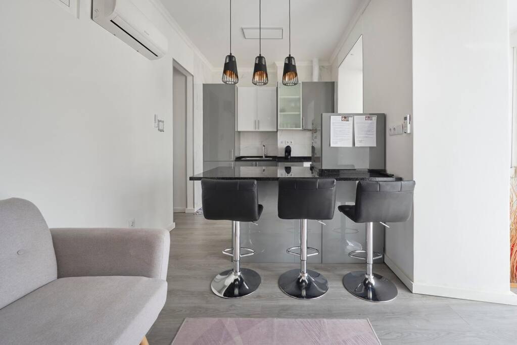 Apartment New 3 Bedroom Flat With River On Sight @alameda *