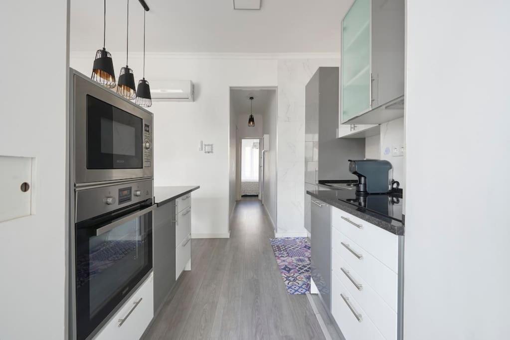 New 3 Bedroom Flat With River On Sight @alameda