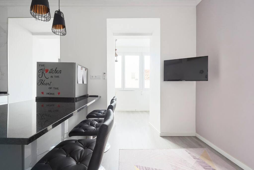 New 3 Bedroom Flat With River On Sight @alameda Apartment *