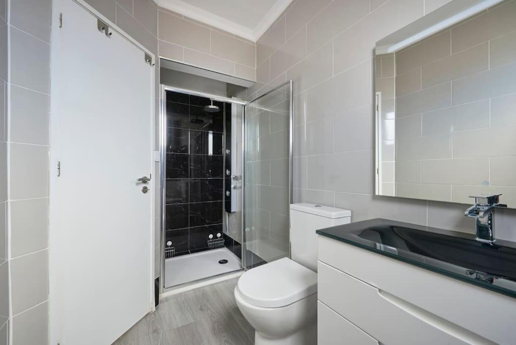 New 3 Bedroom Flat With River On Sight @alameda Apartment